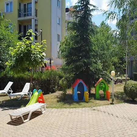 Billy's Two- Bed For Rent At Sunny Slantschew brjag