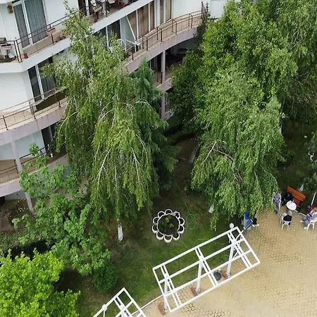 Billy's Two- Bed For Rent At Sunny Apartman Napospart