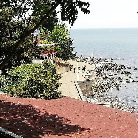 Billy's Two- Bed For Rent At Sunny Napospart