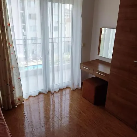 Lägenhet Billy's Two- Bed For Rent At Sunny Slăntjev Brjag