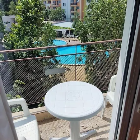 Billy's Two- Bed For Rent At Sunny Солнечный берег