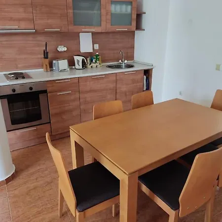 Lägenhet Billy's Two- Bed For Rent At Sunny Slăntjev Brjag
