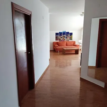 Billy's Two- Bed For Rent At Sunny