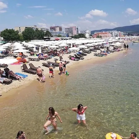 Billy's Two- Bed For Rent At Sunny Slăntjev Brjag