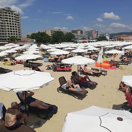 Апартаменты Billy's Two- Bed For Rent At Sunny *