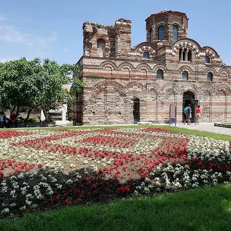 Апартаменты Billy's Two- Bed For Rent At Sunny *